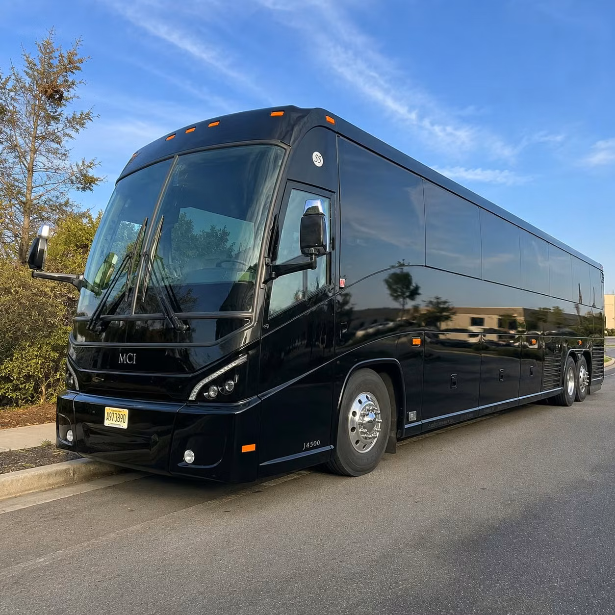 airport and port transfer shuttles for military and government personnel traveling through oceanside