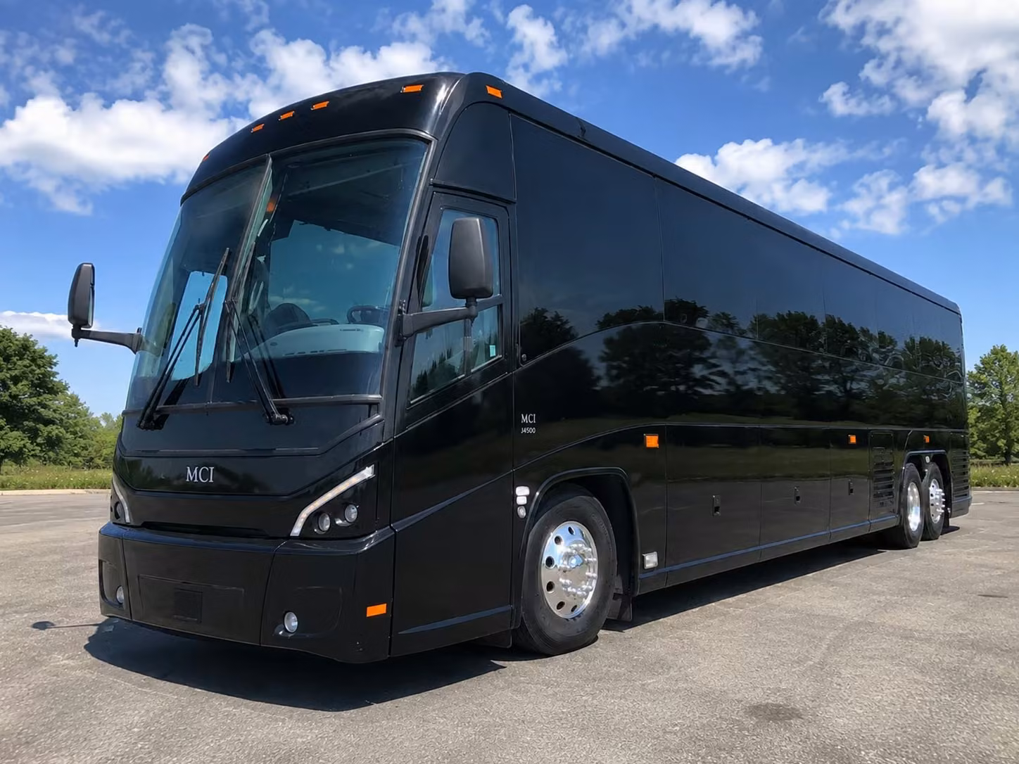 corporate shuttle bus services and employee transportation in oceanside
